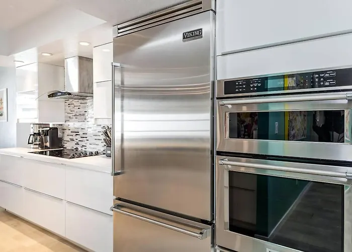 Modern Retreat Minutes From Shopping Dining & Golf