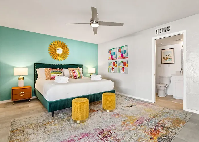 Modern Retreat Minutes From Shopping Dining & Golf