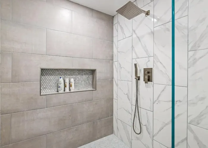 Modern Retreat Minutes From Shopping Dining & Golf Scottsdale