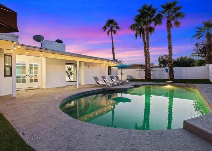 Modern Retreat Minutes From Shopping Dining & Golf